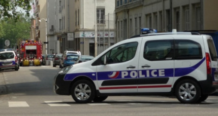 Il provoque des accidents en tentant de semer les policiers Il provoque des accidents en tentant de semer les policiers
