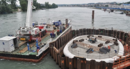 Le pont Raymond Barre sera installé le 30 juillet, en 25 heures chrono Le pont Raymond Barre sera installé le 30 juillet, en 25 heures chrono