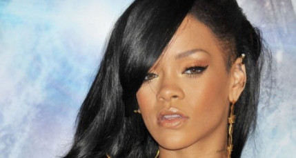 Rihanna : Repérée au Staples Center à Los Angeles! Rihanna : Repérée au Staples Center à Los Angeles!