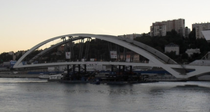 Pont Raymond-Barre : opération de com' manquée, ouvrage bien arrivé Pont Raymond-Barre : opération de com' manquée, ouvrage bien arrivé