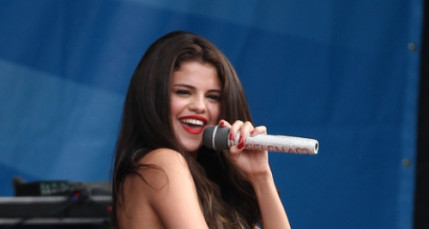 Selena Gomez sans culotte ?