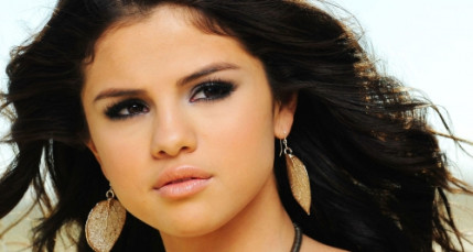 Selena Gomez licencie ses propres parents!