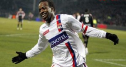 Sidney Govou : une licence amateur avec l&rsquo;OL avant un retour chez les pro ?