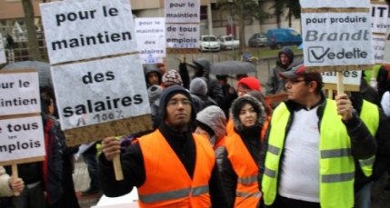 Lyon : 80 salariés de FagorBrandt envahissent le siège du Redressement Productif Lyon : 80 salariés de FagorBrandt envahissent le siège du Redressement Productif