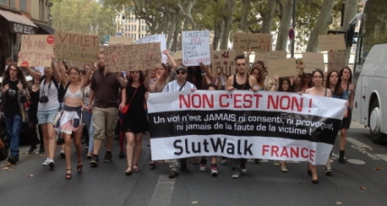 Lyon : la "marche des Salopes" a réuni samedi près de 70 personnes Lyon : la "marche des Salopes" a réuni samedi près de 70 personnes