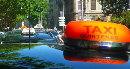 Les fédérations de taxis suspendent leur appel à la manifestation Les fédérations de taxis suspendent leur appel à la manifestation