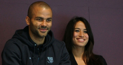 Tony Parker fiancé ?