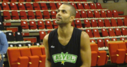 Euro de basket : Tony Parker pr&eacute;sente ses excuses pour avoir parl&eacute; de "tapettes"