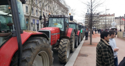 Il percute un tracteur et d&eacute;c&egrave;de