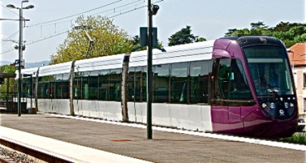 Nouvelle gr&egrave;ve lundi pour le tram-train de l&rsquo;Ouest Lyonnais