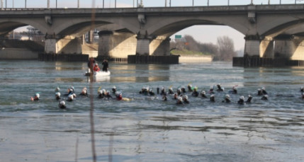 La 34e Traversée de Lyon à la nage remportée en moins de 45 minutes ! La 34e Traversée de Lyon à la nage remportée en moins de 45 minutes !