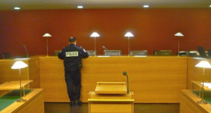 De la prison apr&egrave;s une rixe avec un groupe de pompiers