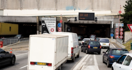 Tunnel sous Fourvière : le radar flashe-t-il désormais par l’arrière ? Tunnel sous Fourvière : le radar flashe-t-il désormais par l’arrière ?