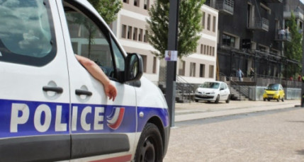 Interpell&eacute;es pour un vol, elles s'en prennent aux policiers