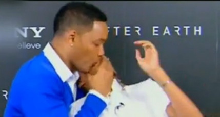 Will Smith embrasse son fils sur la bouche ! Will Smith embrasse son fils sur la bouche !