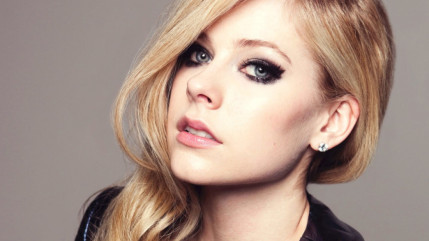 Avril Lavigne de retour après son combat contre la maladie Avril Lavigne de retour après son combat contre la maladie