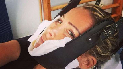 Ophélie Winter soigne ses blessures de DALS... Ophélie Winter soigne ses blessures de DALS...