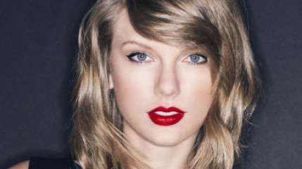 Taylor Swift: Ses comptes Twitter et Instagram piratés ! Taylor Swift: Ses comptes Twitter et Instagram piratés !