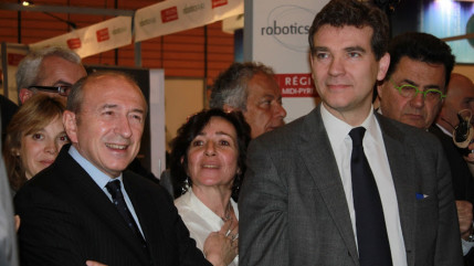 Collomb sur Montebourg et Hamon : "S'ils ne sont pas d'accords avec la politique menée, ils ne doivent pas rester au gouvernement" Collomb sur Montebourg et Hamon : "S'ils ne sont pas d'accords avec la politique menée, ils ne doivent pas rester au gouvernement"