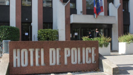 Handicap&eacute; poignard&eacute; &agrave; D&eacute;cines : une affaire de trafic de drogue &agrave; l'origine du drame ?