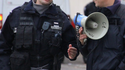 D&eacute;cines : ivre et sans permis, il force un barrage de police