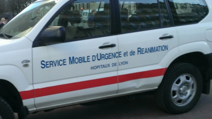 En garde à vue, un homme saute par la fenêtre et tombe sur la tête En garde à vue, un homme saute par la fenêtre et tombe sur la tête