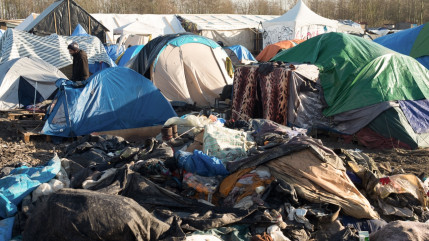 Dans des conditions d'hygi&egrave;ne d&eacute;plorables, plus de 13 000 migrants s'entassaient hier encore &agrave; la fronti&egrave;re entre la Gr&egrave;ce et la Mac&eacute;doine