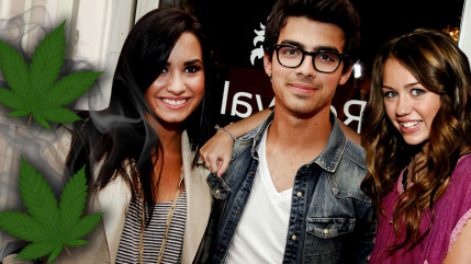 Miley Cyrus, Demi Lovato et Joe Jonas: fumeurs de joints! Miley Cyrus, Demi Lovato et Joe Jonas: fumeurs de joints!