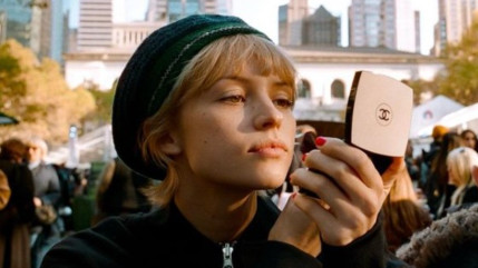 Angèle bientôt en featuring avec Taylor Swift? Angèle bientôt en featuring avec Taylor Swift?