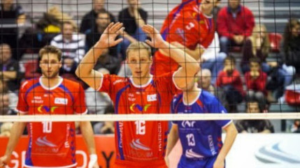 Demi-finale des play-offs : l’ASUL Lyon s’incline lors du match aller à Paris (3-1) Demi-finale des play-offs : l’ASUL Lyon s’incline lors du match aller à Paris (3-1)