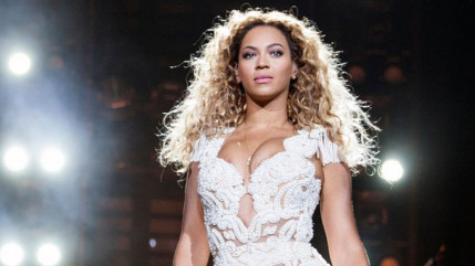 Beyonc&eacute; vole la vedette &agrave; toutes les stars au Met Gala!