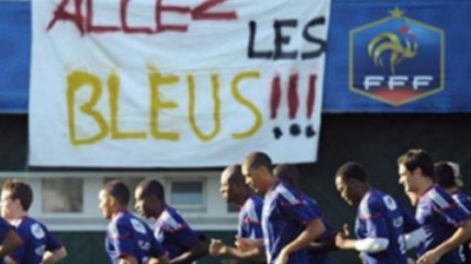 "Allez les bleus" : Le propriétaire lyonnais du slogan perd ses droits "Allez les bleus" : Le propriétaire lyonnais du slogan perd ses droits