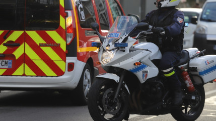 Cantine incendiée et policiers caillassés à Rillieux-la-Pape