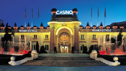 La nuit dernière, plusieurs individus armés ont braqué le casino d’Aix-en-Provence avant de prendre la fuite avec la caisse La nuit dernière, plusieurs individus armés ont braqué le casino d’Aix-en-Provence avant de prendre la fuite avec la caisse