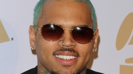 Chris Brown, le bad boy attentionné auprès de sa fille ! Chris Brown, le bad boy attentionné auprès de sa fille !