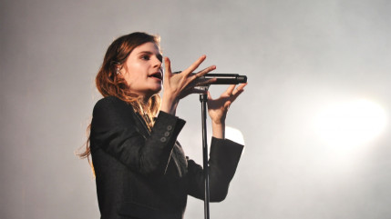 Découvrez "Jonathan" de Christine and the Queens Découvrez "Jonathan" de Christine and the Queens