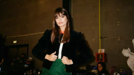 Clara Luciani : le sculpteur du Musée Grévin travaille sur sa statue !