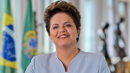 Dilma Rousseff a &eacute;t&eacute; r&eacute;&eacute;lue dimanche pr&eacute;sidente du Br&eacute;sil avec plus de 51% de voix