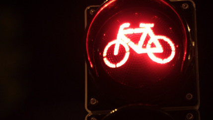 Distribution de gilets réfléchissants pour les cyclistes lyonnais