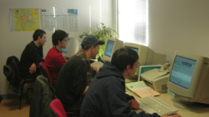 Apr&egrave;s trois ann&eacute;es de destructions, l&rsquo;&eacute;conomie fran&ccedil;aise a recommenc&eacute; &agrave; cr&eacute;er des emplois marchands en 2015, avec 47 100 nouveaux postes