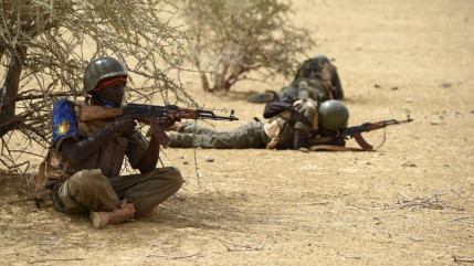 Au Mali sept personnes sont mortes dans une attaque contre un hôtel occupé par des membres de l'ONU Au Mali sept personnes sont mortes dans une attaque contre un hôtel occupé par des membres de l'ONU