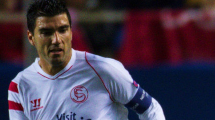 Football : le FC Séville a conservé son titre en Ligue Europa en battant, mercredi à Varvosie, Dnipropetrovsk (3-2) Football : le FC Séville a conservé son titre en Ligue Europa en battant, mercredi à Varvosie, Dnipropetrovsk (3-2)