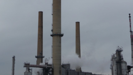La nouvelle torch&egrave;re install&eacute;e &agrave; la raffinerie de Feyzin