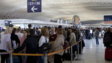 La Russie a d&eacute;p&ecirc;ch&eacute; samedi 44 avions vides en Egypte pour r&eacute;cup&eacute;rer les touristes russes, tandis que 1.500 vacanciers britannique pr&eacute;sents &agrave; Charm el-Cheikh &eacute;taient attendus au Royaume-Uni