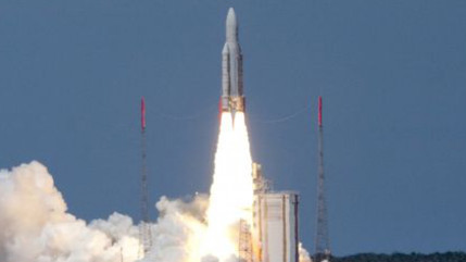 La fusée européenne Ariane 5 a lancé ce mercredi avec succès son 525e satellite, mercredi matin à Kourou en Guyane La fusée européenne Ariane 5 a lancé ce mercredi avec succès son 525e satellite, mercredi matin à Kourou en Guyane