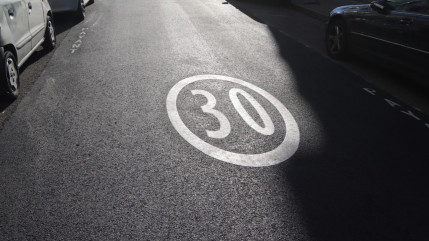 Givors va bientôt devenir une "Ville 30 km/h" Givors va bientôt devenir une "Ville 30 km/h"