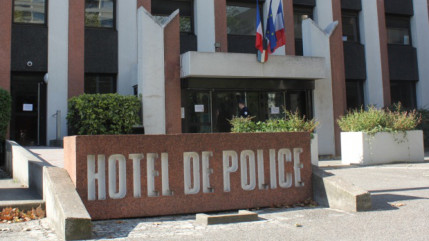 Une quarantaine de v&eacute;hicules d&eacute;grad&eacute;s dans des garages de Meyzieu