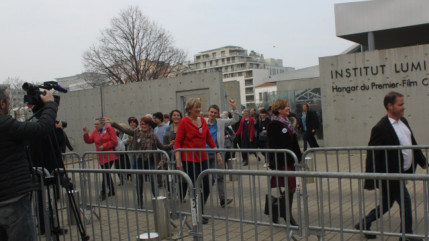 120 ans du cinématographe : 3000 personnes ont rejoué "Sortie d'usine" à Lyon 120 ans du cinématographe : 3000 personnes ont rejoué "Sortie d'usine" à Lyon