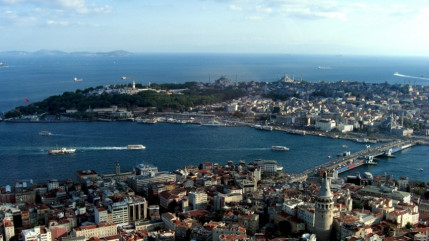 Turquie : une explosion dans un quartier touristique d'Istanbul a fait au moins 10 morts et une quinzaine de blessés Turquie : une explosion dans un quartier touristique d'Istanbul a fait au moins 10 morts et une quinzaine de blessés