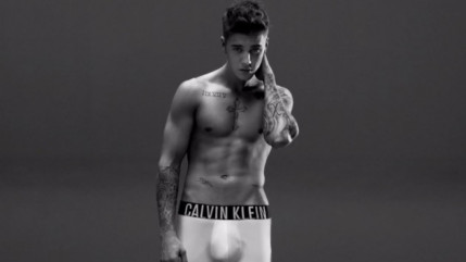 Justin Bieber se met encore (presque) à nu pour Calvin Klein ! Justin Bieber se met encore (presque) à nu pour Calvin Klein !